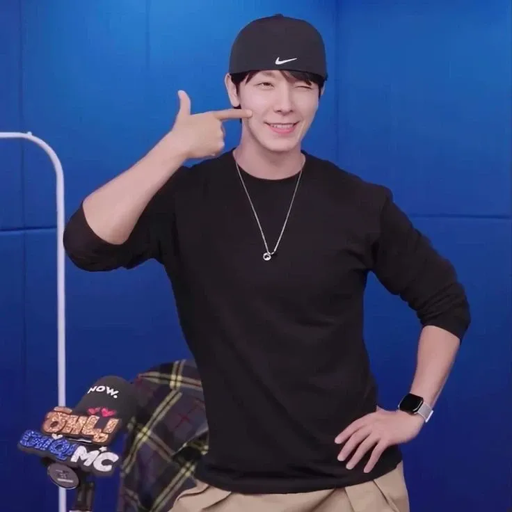 A moment captured by Donghae (Super Junior)'s fan