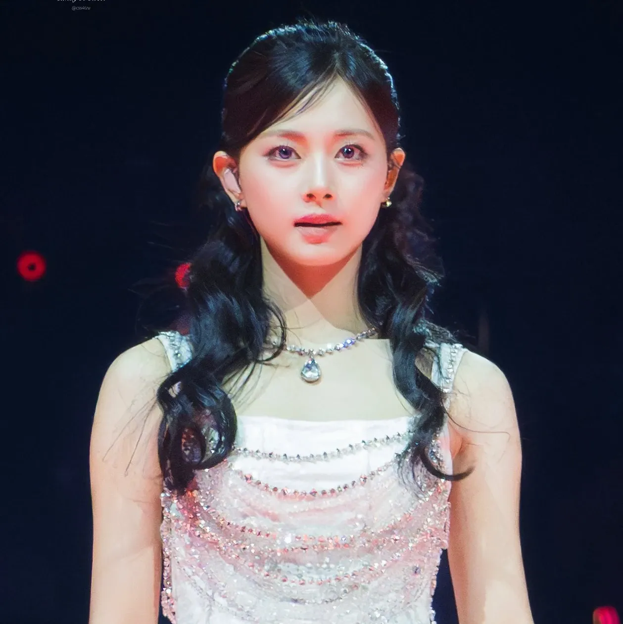 Potret di balik layar Tzuyu (TWICE)