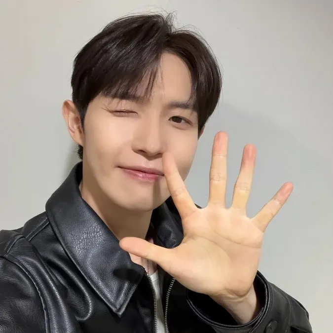 Recent activity shot of Kim Jaehwan