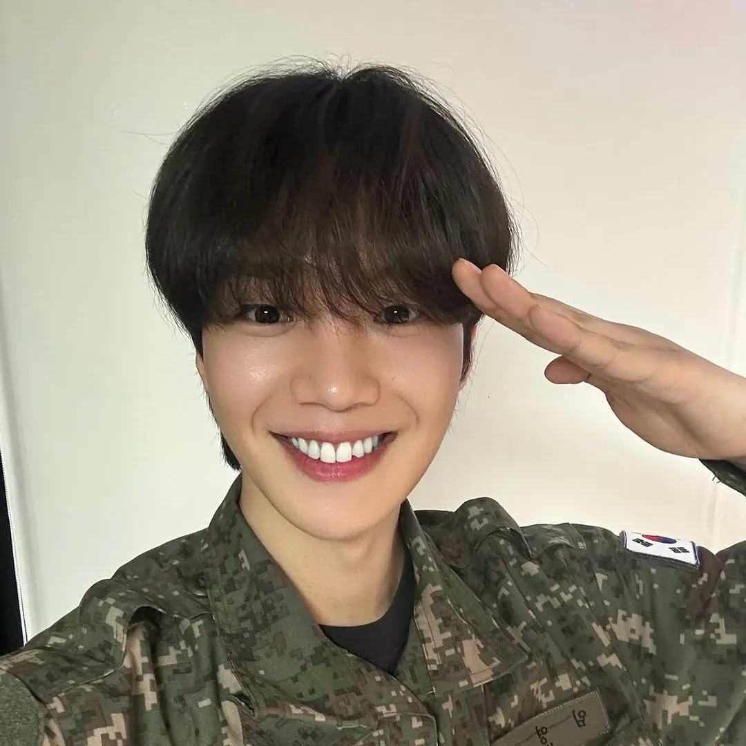 Behind-the-scenes cut of Lim Youngmin