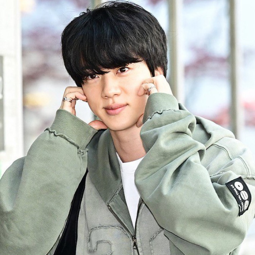 Momen yang diabadikan oleh penggemar Jin (BTS)