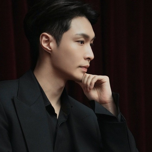 Shining profile picture of Lay (EXO) on today's Choeaedol
