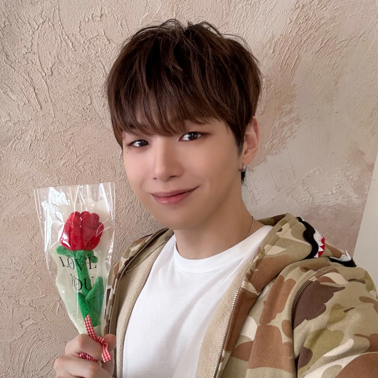강다니엘의 비하인드 컷