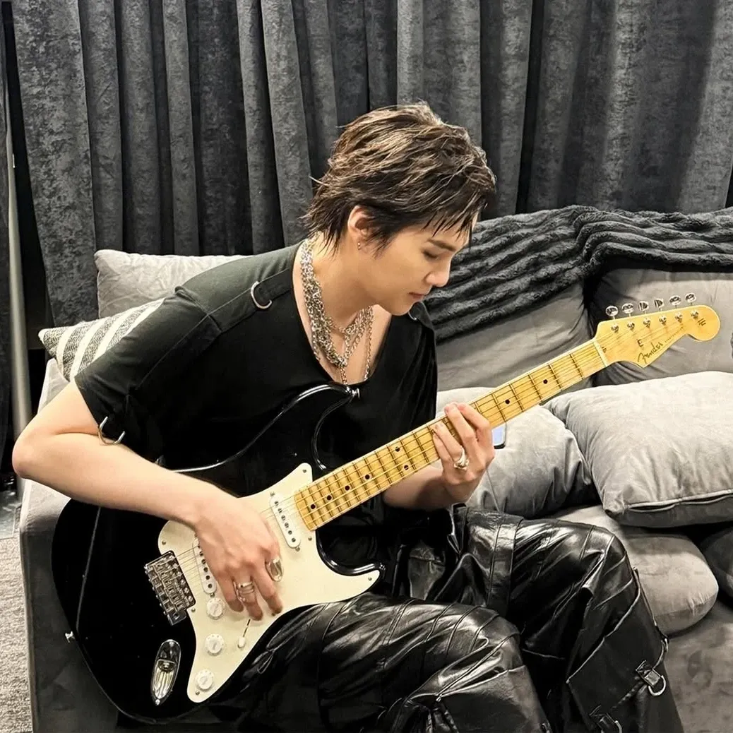 Foto aktivitas terbaru SUGA (BTS)