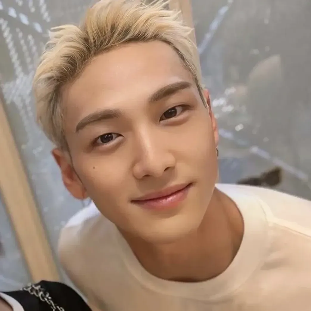 A moment captured by Baekho's fan