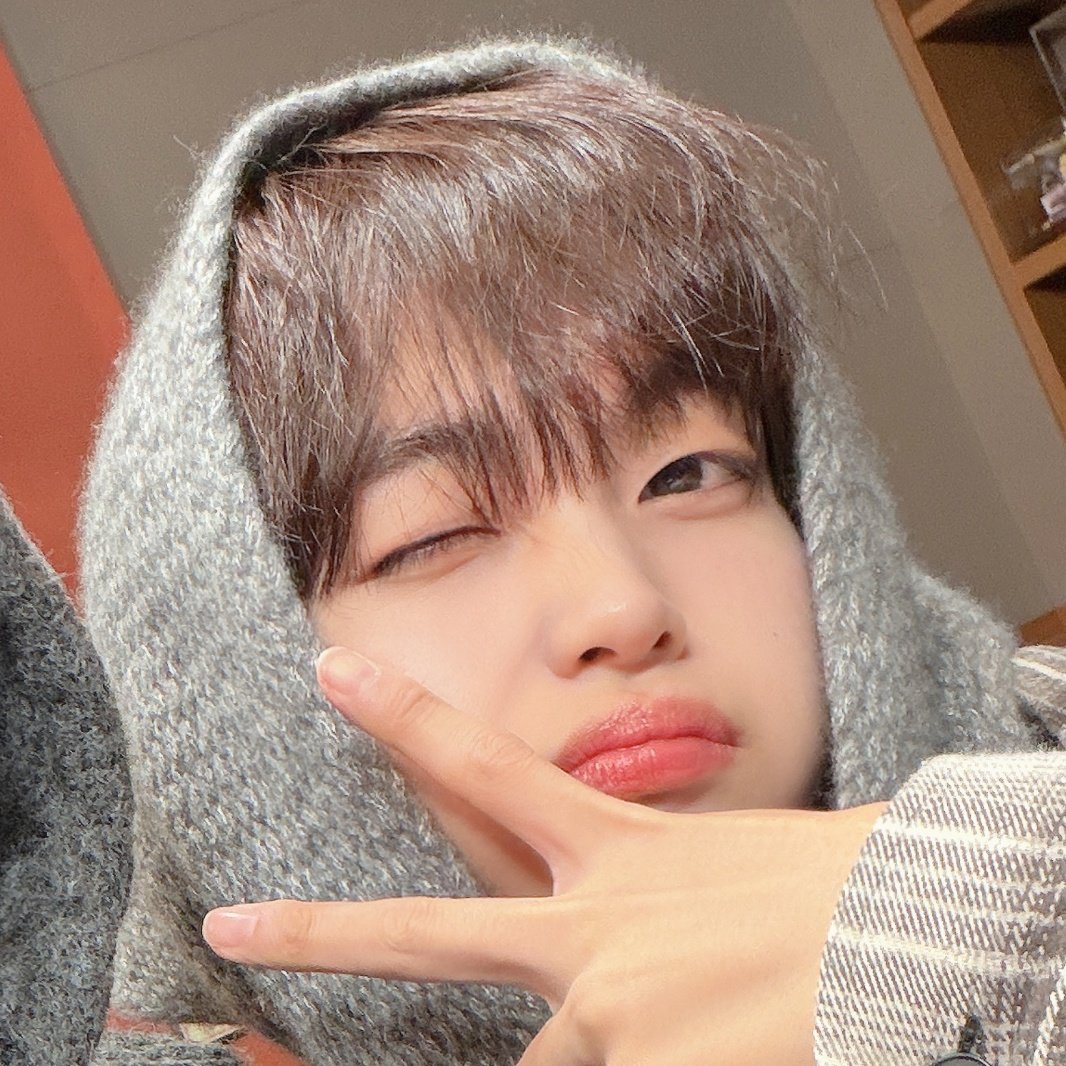 Behind-the-scenes cut of Hyeongjun (CRAVITY)