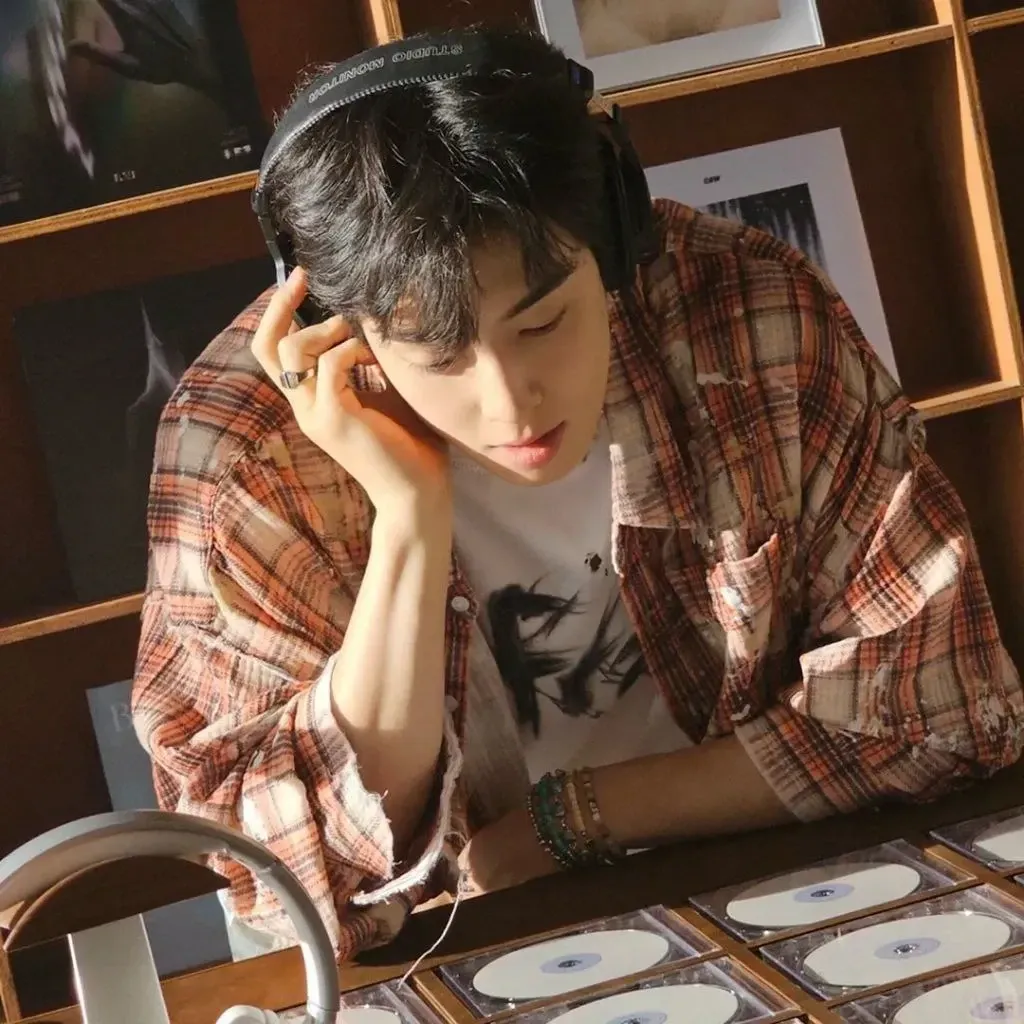 Latest photo of Eunwoo (ASTRO)