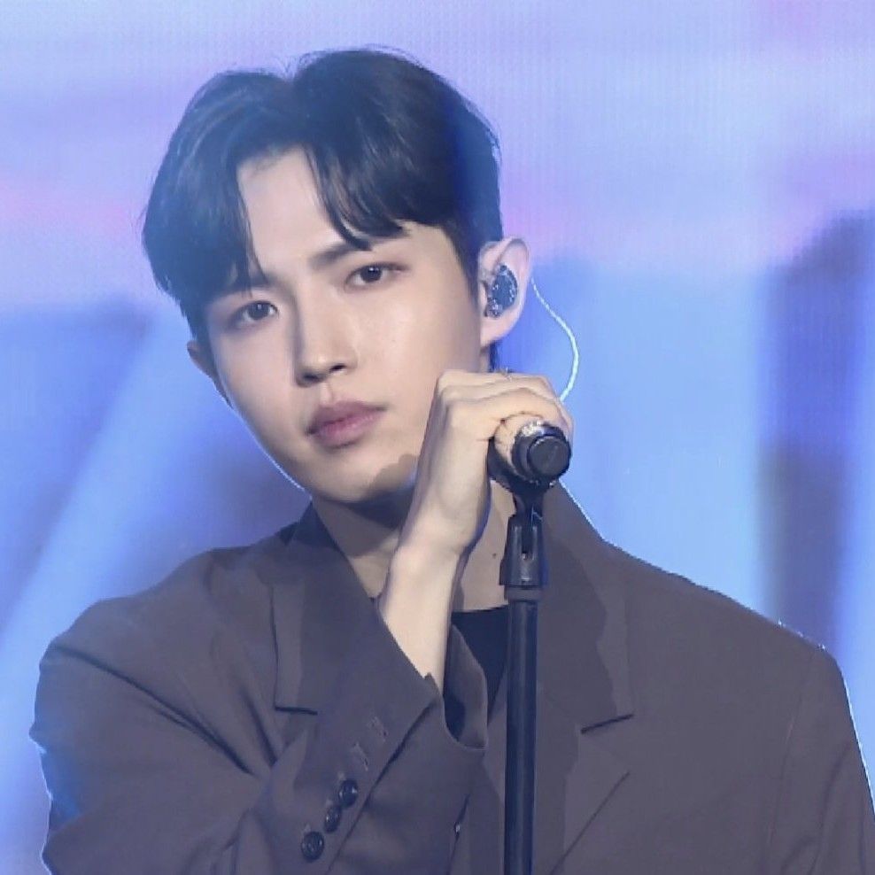 Potret di balik layar Kim Jaehwan