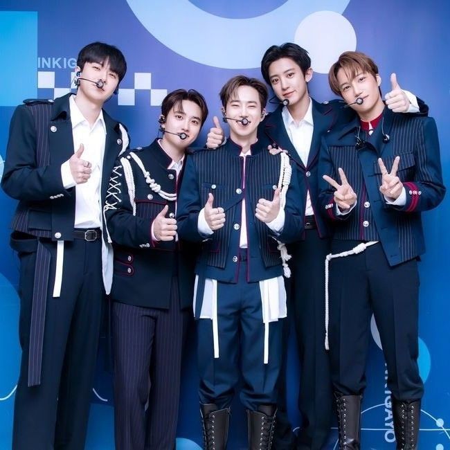 Potret di balik layar EXO