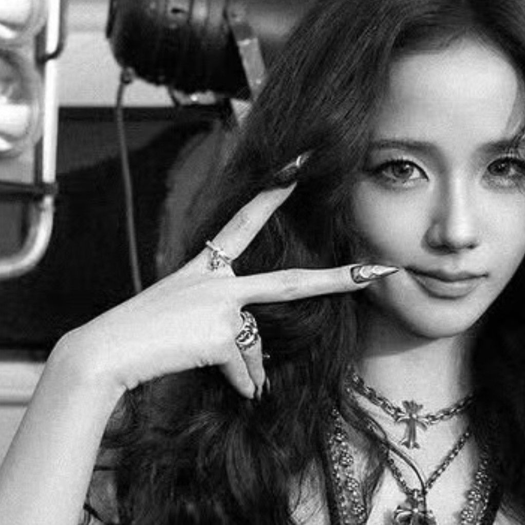 Latest photo of Jisoo (BLACKPINK)