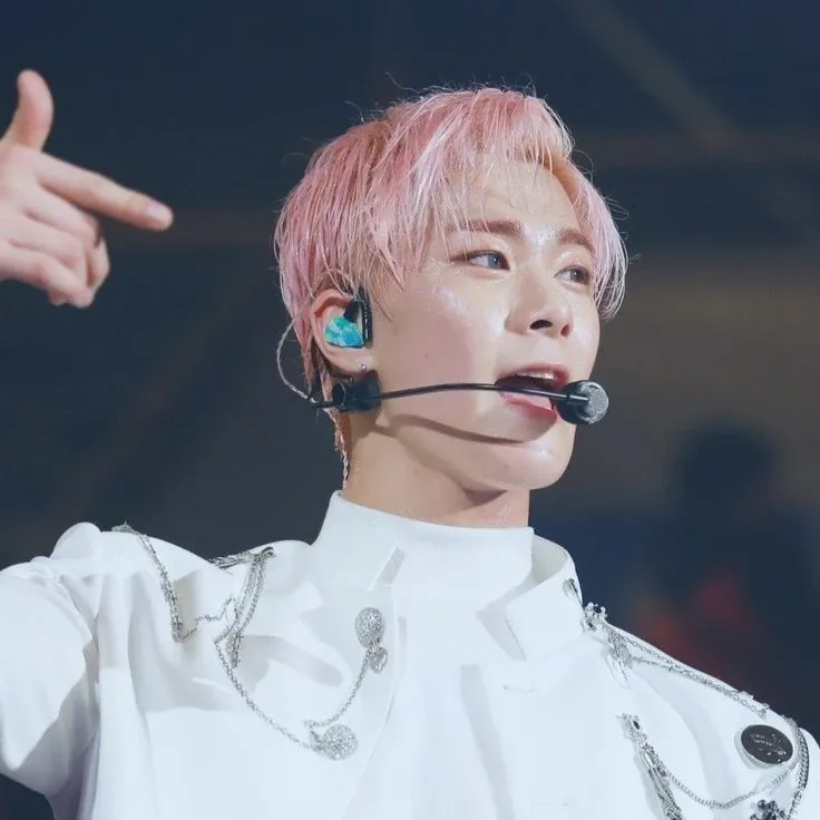 A moment captured by Moonbin (ASTRO)'s fan