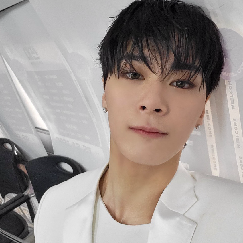 A moment captured by Moonbin (ASTRO)'s fan