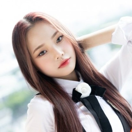 Recent activity shot of Park Boeun (CLASS:y)