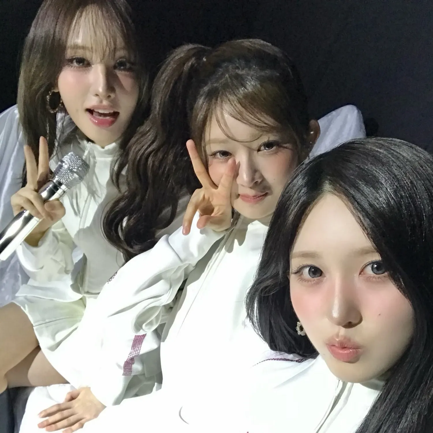 Behind-the-scenes cut of IVE