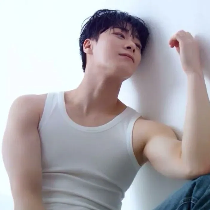 A moment captured by Moonbin (ASTRO)'s fan