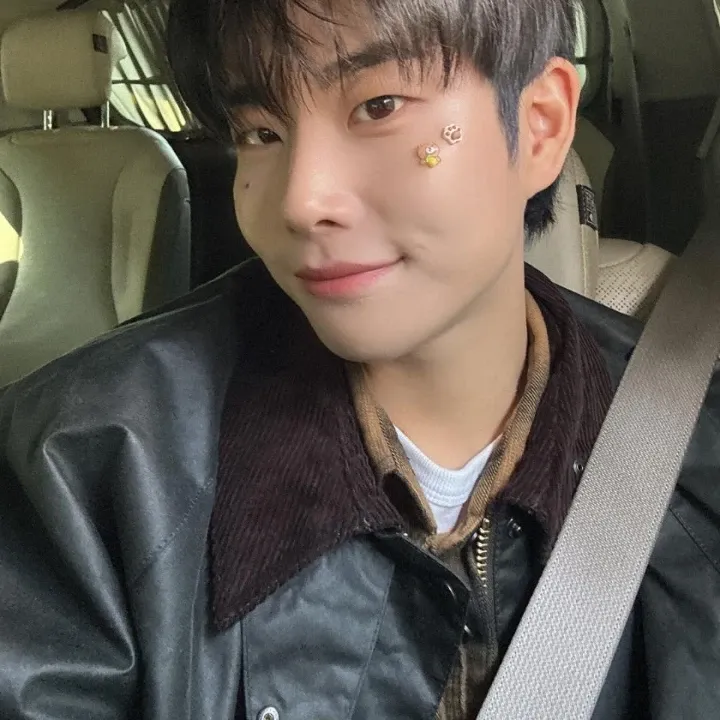 Behind-the-scenes cut of MJ (ASTRO)