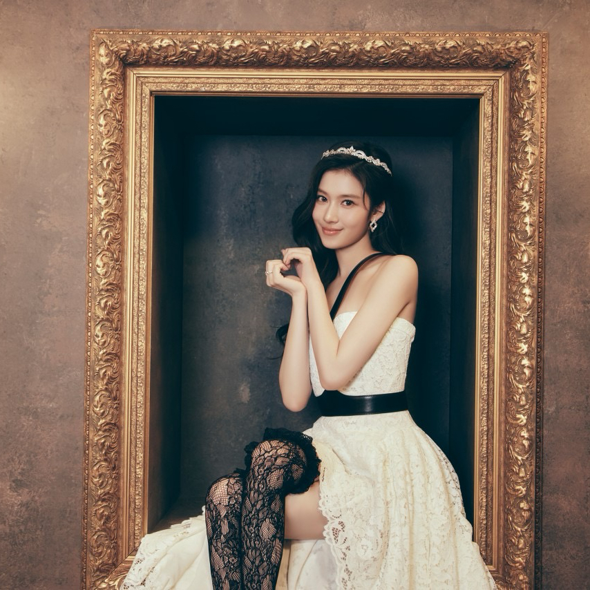 Sana (TWICE)的最新照片