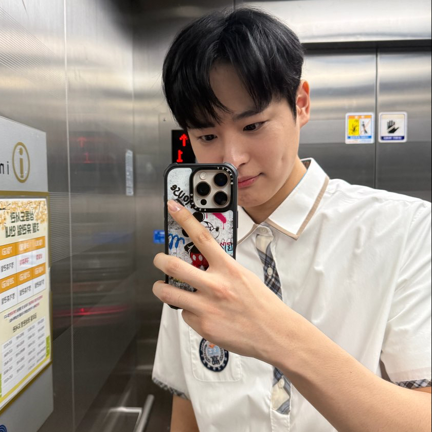 Behind-the-scenes cut of Choi Byungchan