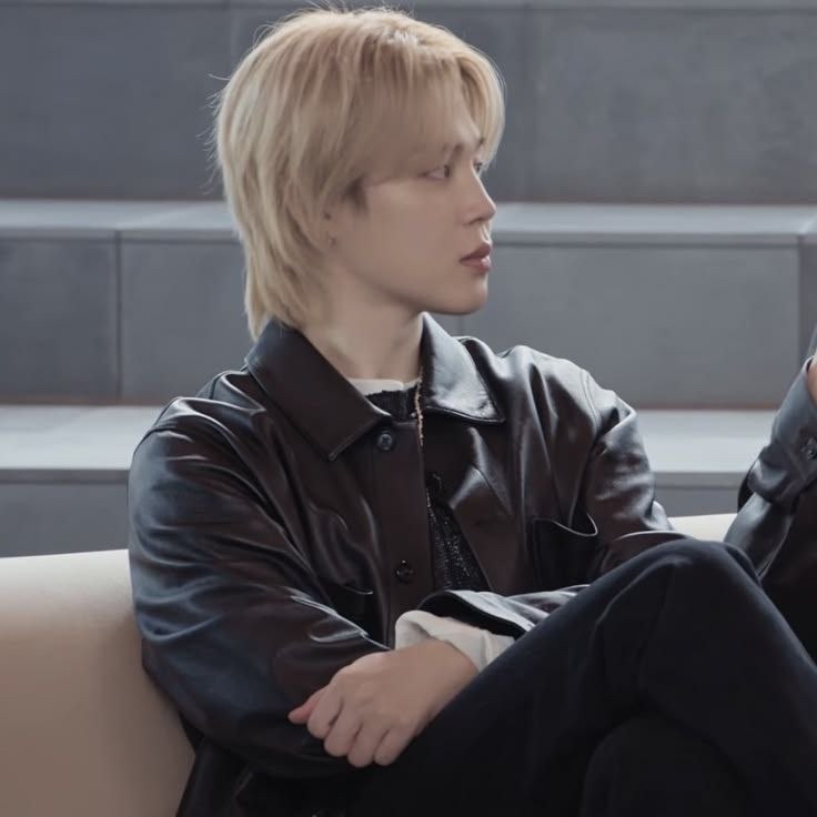 Foto aktivitas terbaru Jimin (BTS)