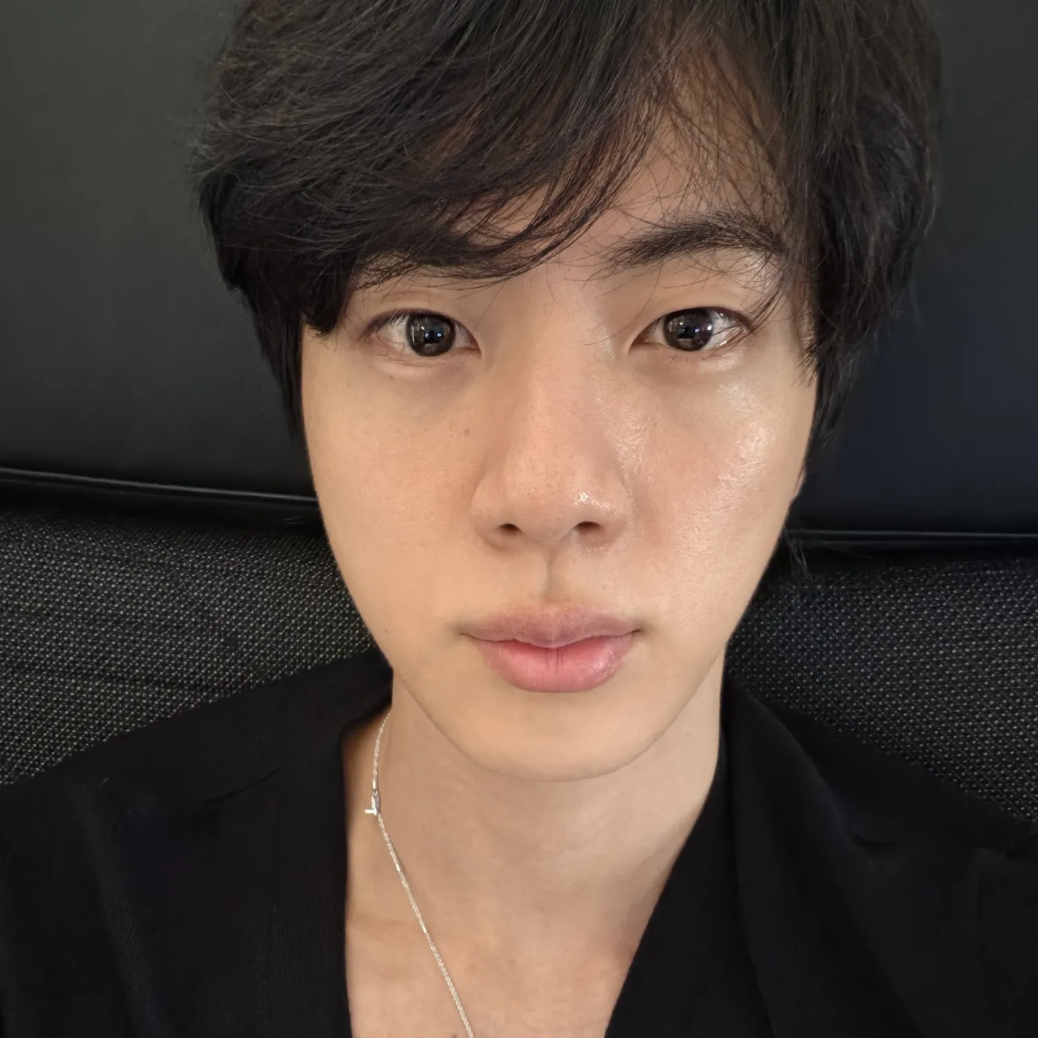 Foto aktivitas terbaru Jin (BTS)