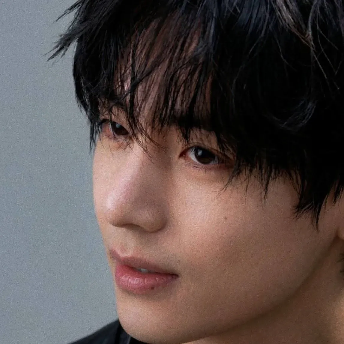 V (防彈少年團)的最新活動照片