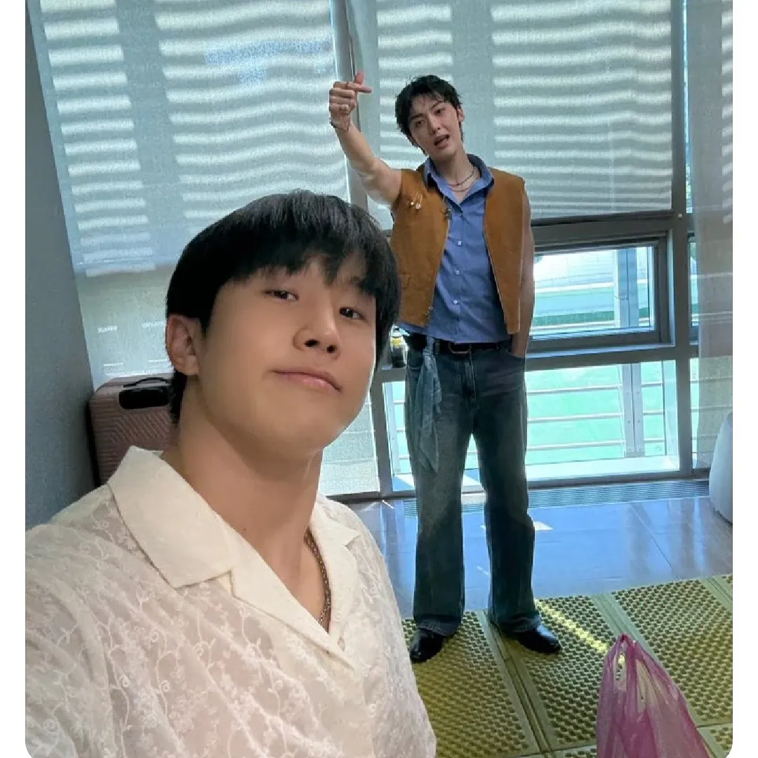 Latest photo of Jinjin (ASTRO)