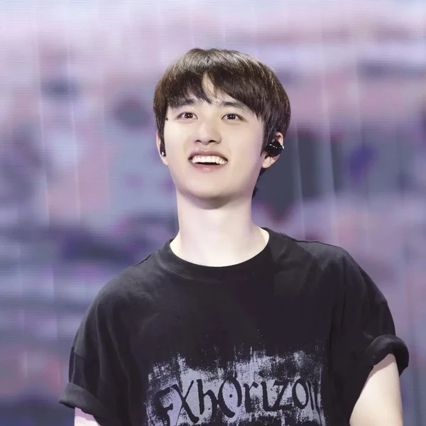 粉絲喜愛的D.O. (EXO)人氣頭像