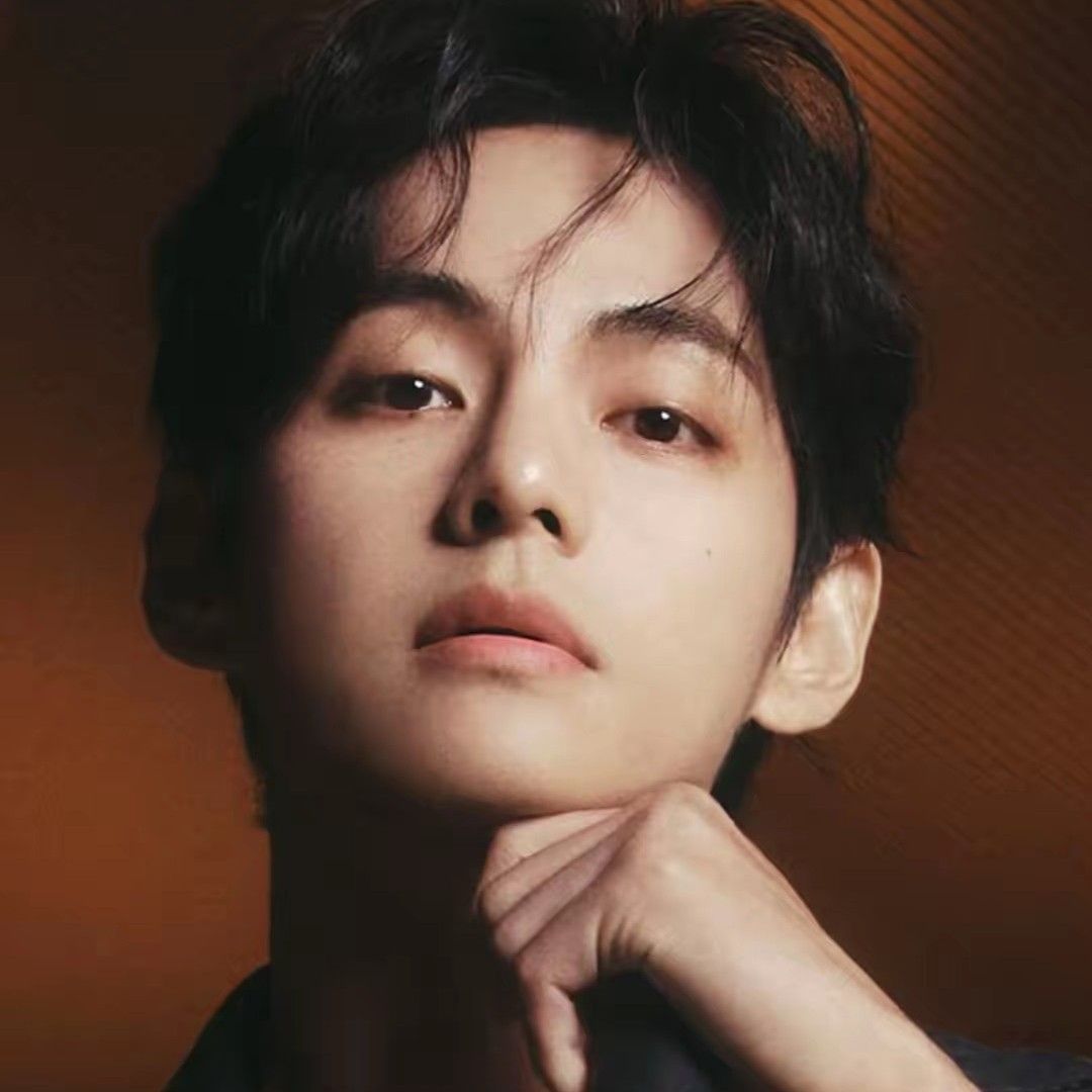 뷔 (방탄소년단) 최근 활동샷