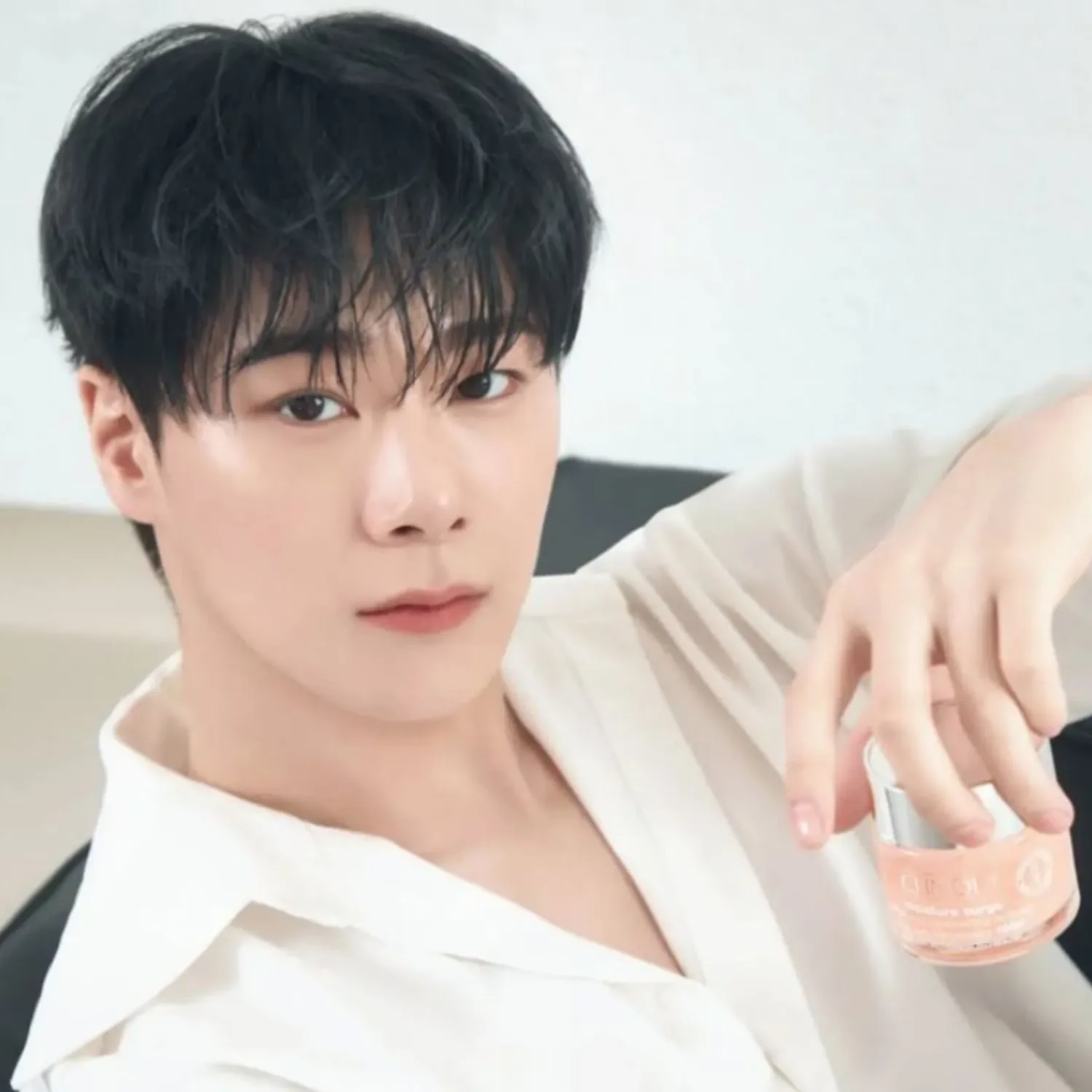 Behind-the-scenes cut of Moonbin (ASTRO)