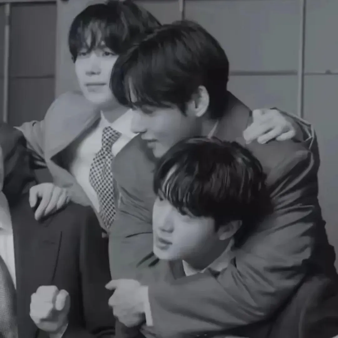 진 (방탄소년단) 최근 활동샷