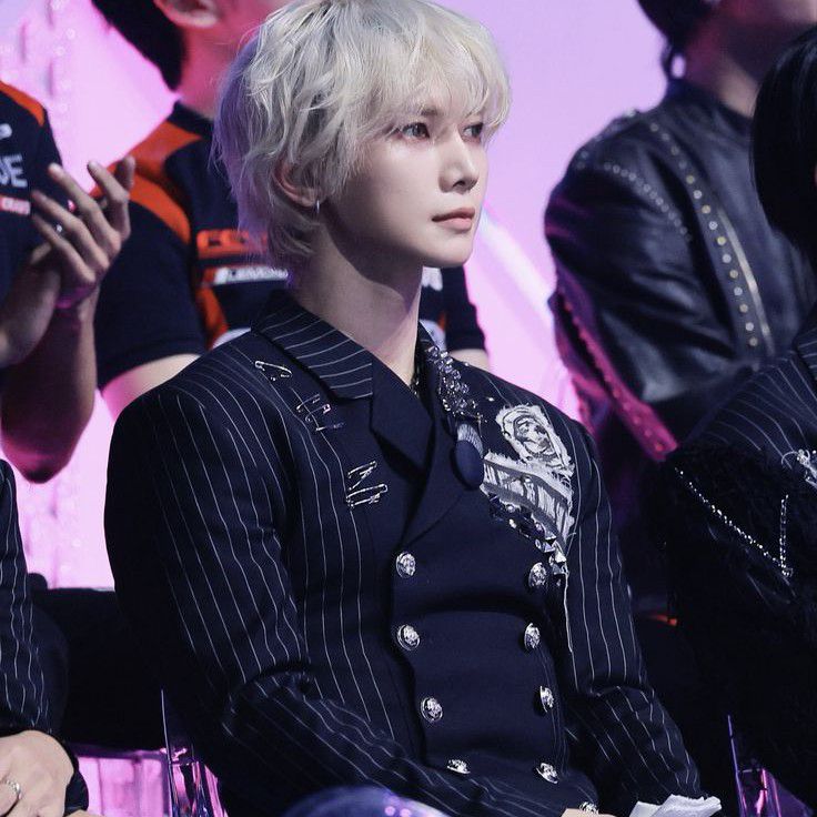 ATEEZ的最新照片