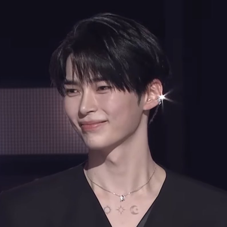 Behind-the-scenes cut of Sung Hanbin (ZEROBASEONE)