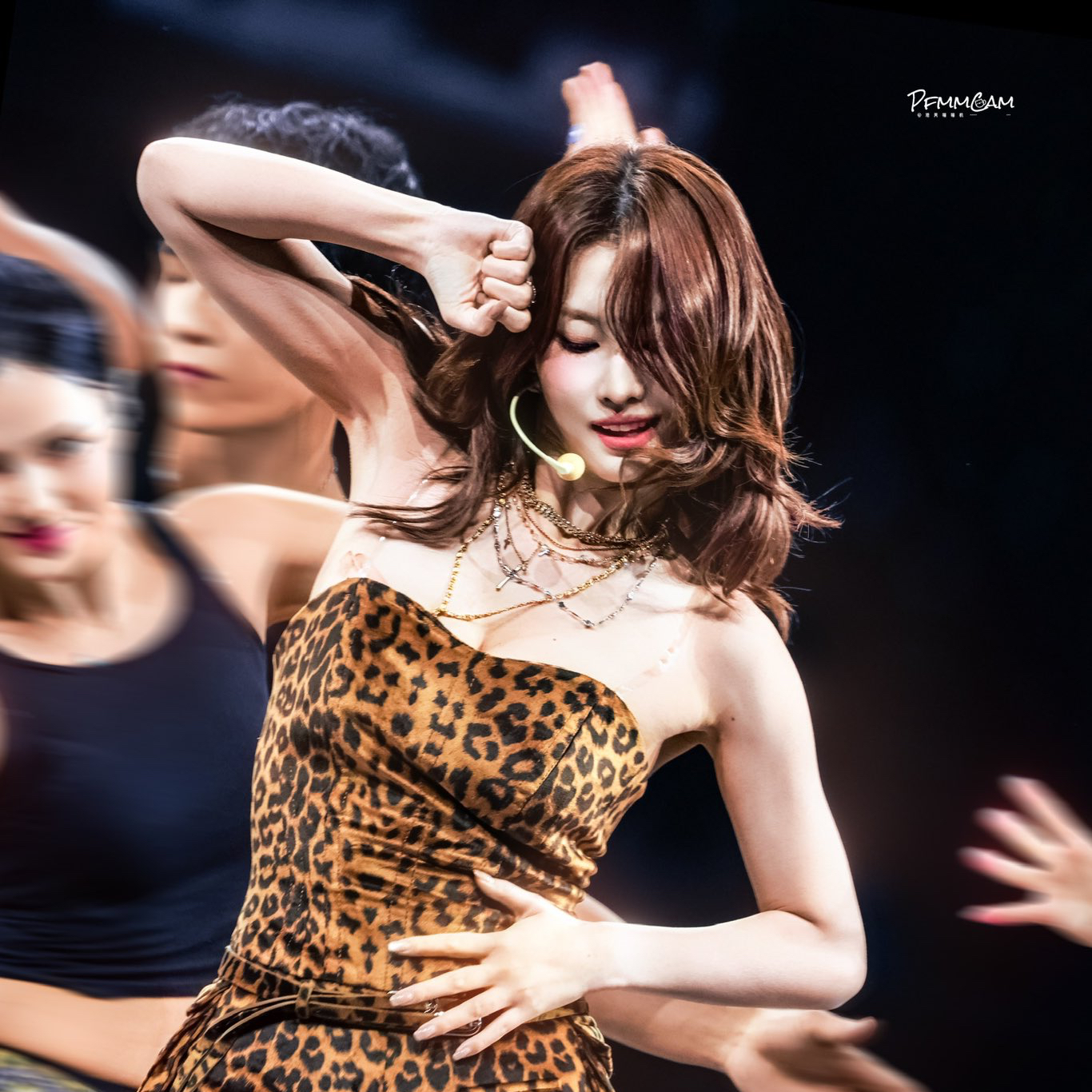 모모 (TWICE) 최근 활동샷