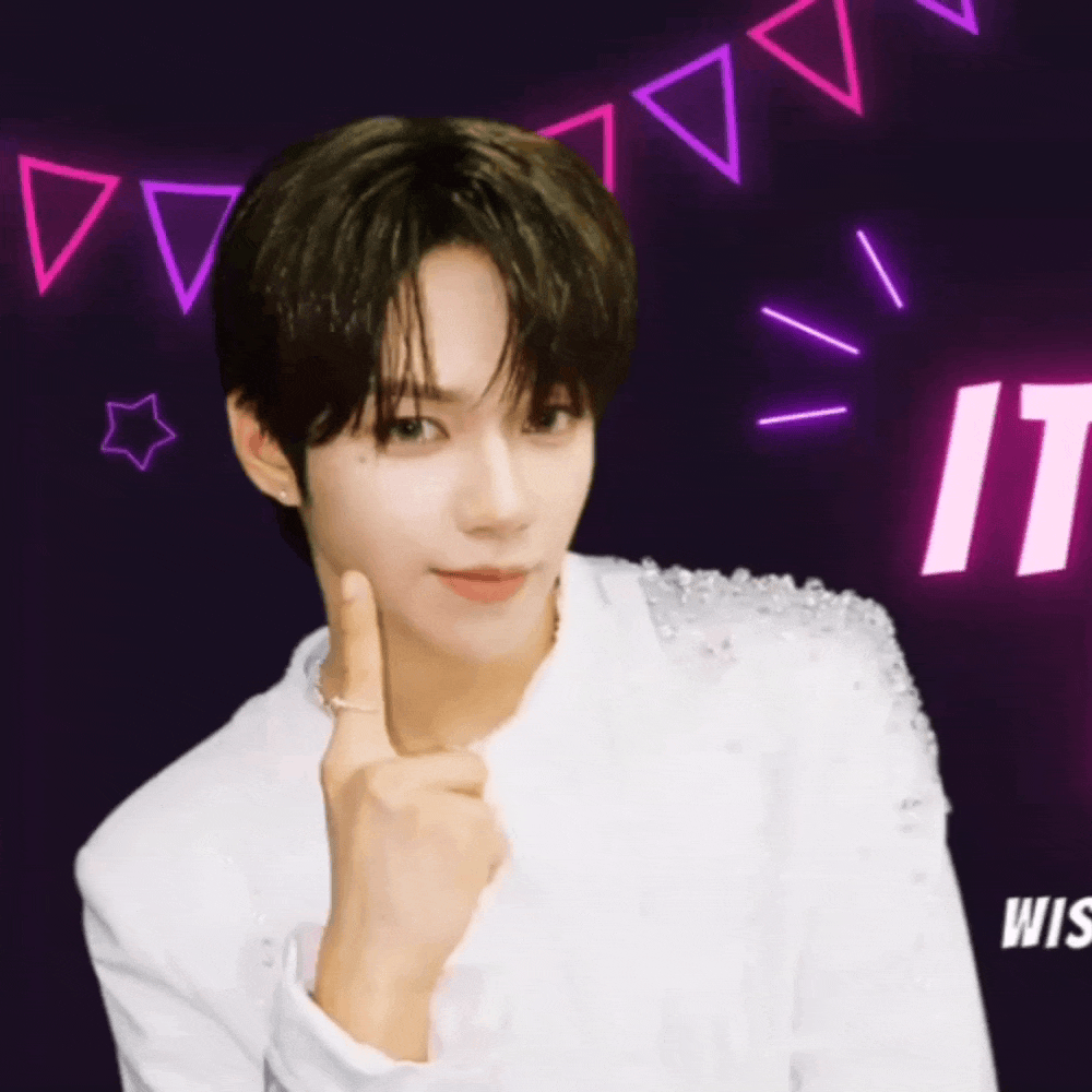 A moment captured by JL (AHOF)'s fan