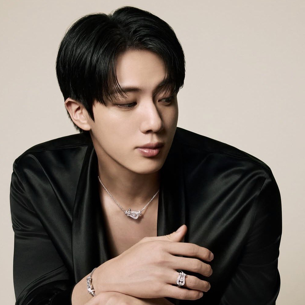 Foto aktivitas terbaru Jin (BTS)