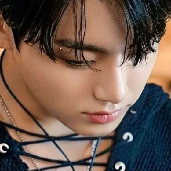 Latest photo of Jungkook (BTS)