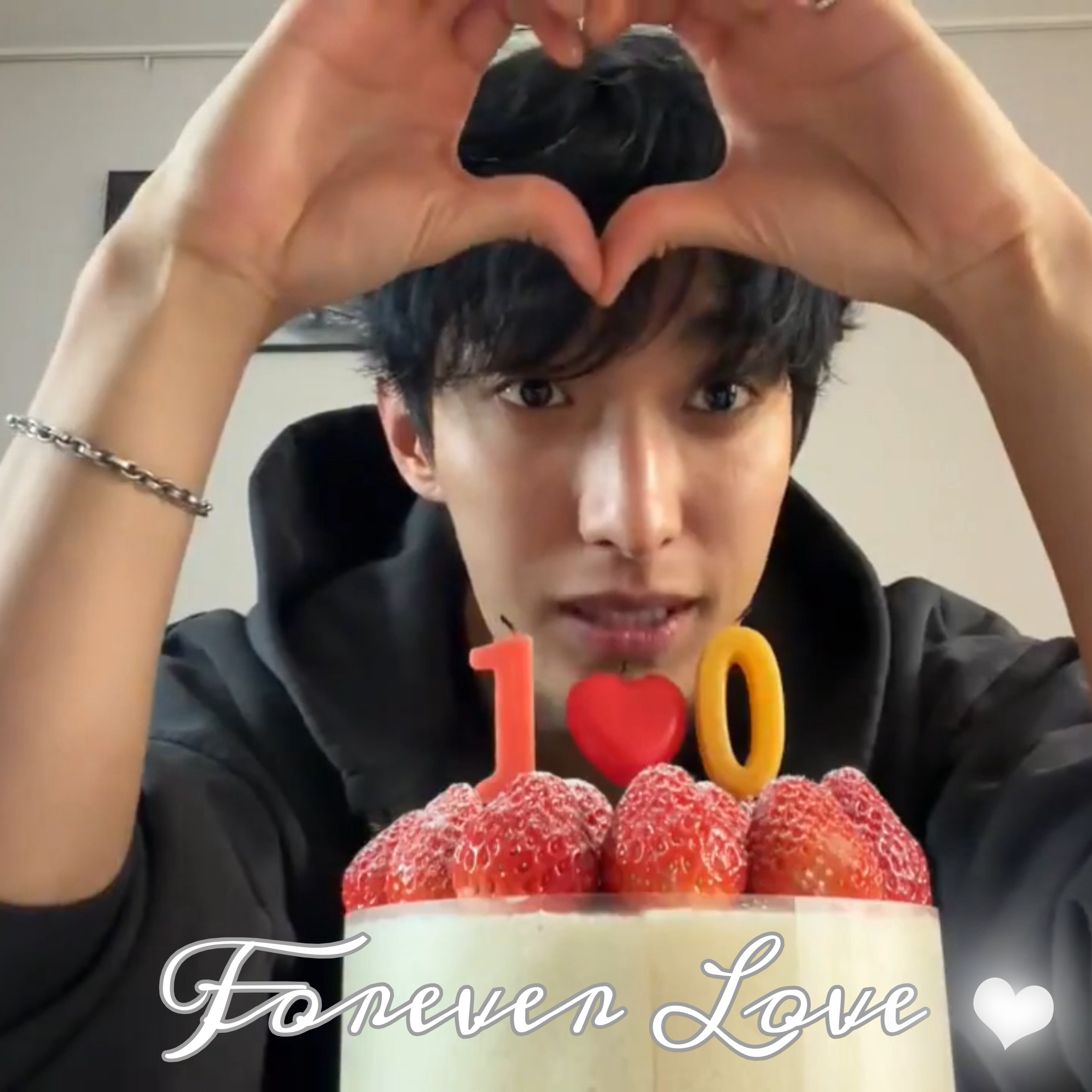 Latest photo of DK (SEVENTEEN)