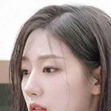 Recent activity shot of Jeong Yein (Lovelyz)