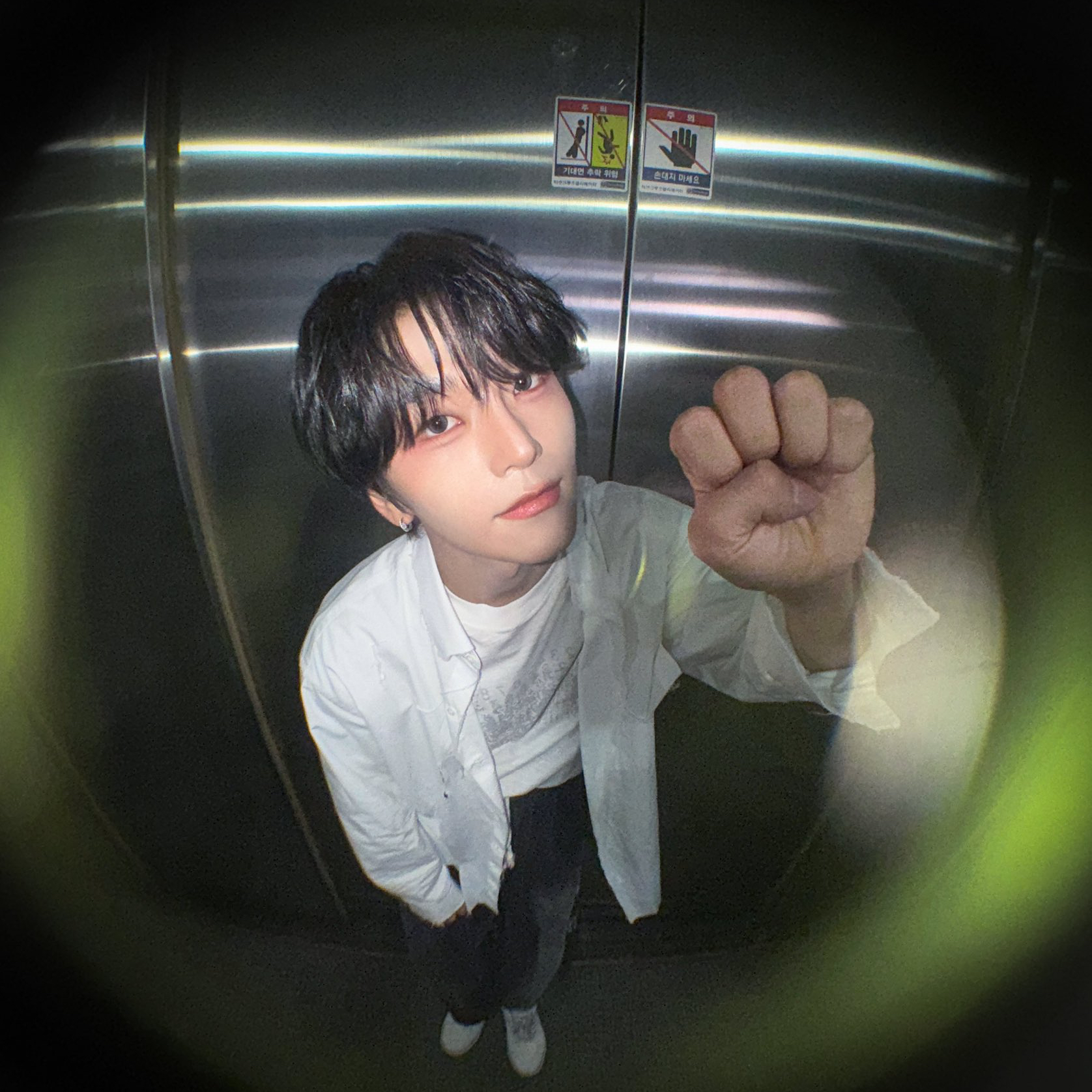 Behind-the-scenes cut of He Xinlong (ALPHA DRIVE ONE)