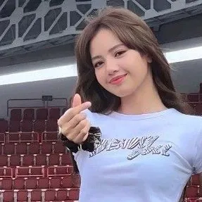Lisa (BLACKPINK)的幕後花絮