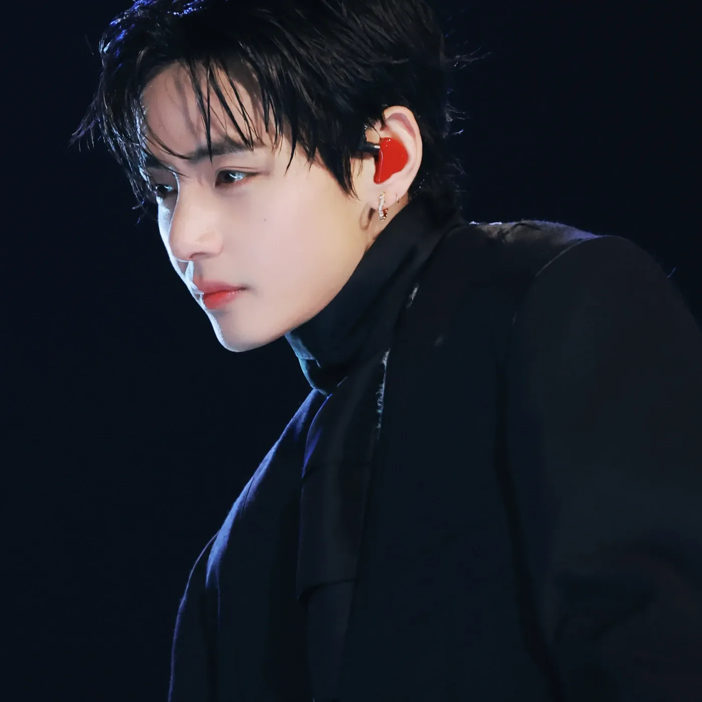 Foto aktivitas terbaru V (BTS)