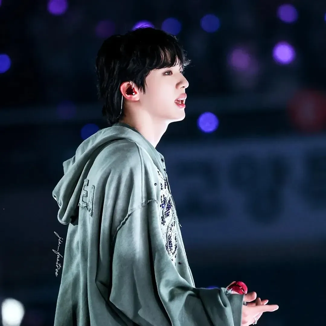 Foto terbaru Jin (BTS)