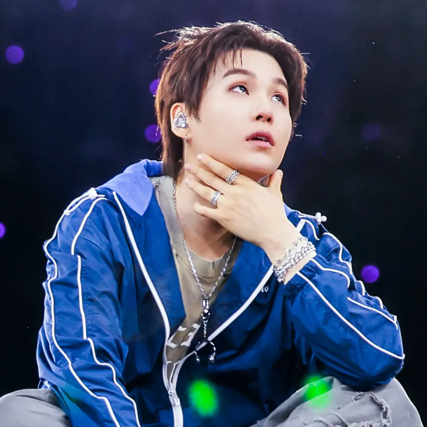 Foto aktivitas terbaru SUGA (BTS)