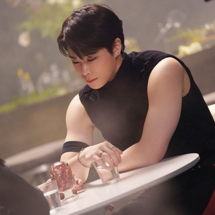 A moment captured by Moonbin (ASTRO)'s fan