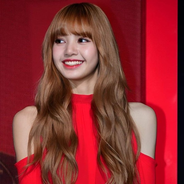 Foto perwakilan Lisa (BLACKPINK) yang penuh pesona