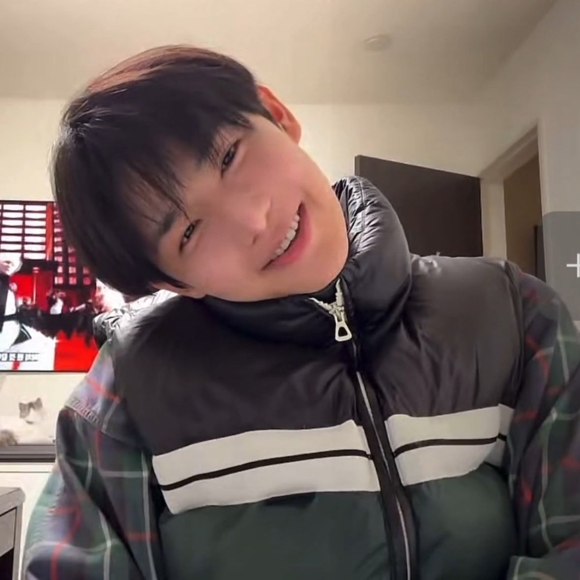 A moment captured by Yi Chen (MODYSSEY)'s fan