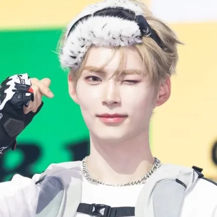 A moment captured by Sung Hanbin (ZEROBASEONE)'s fan