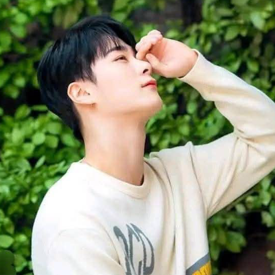 A moment captured by Moonbin (ASTRO)'s fan