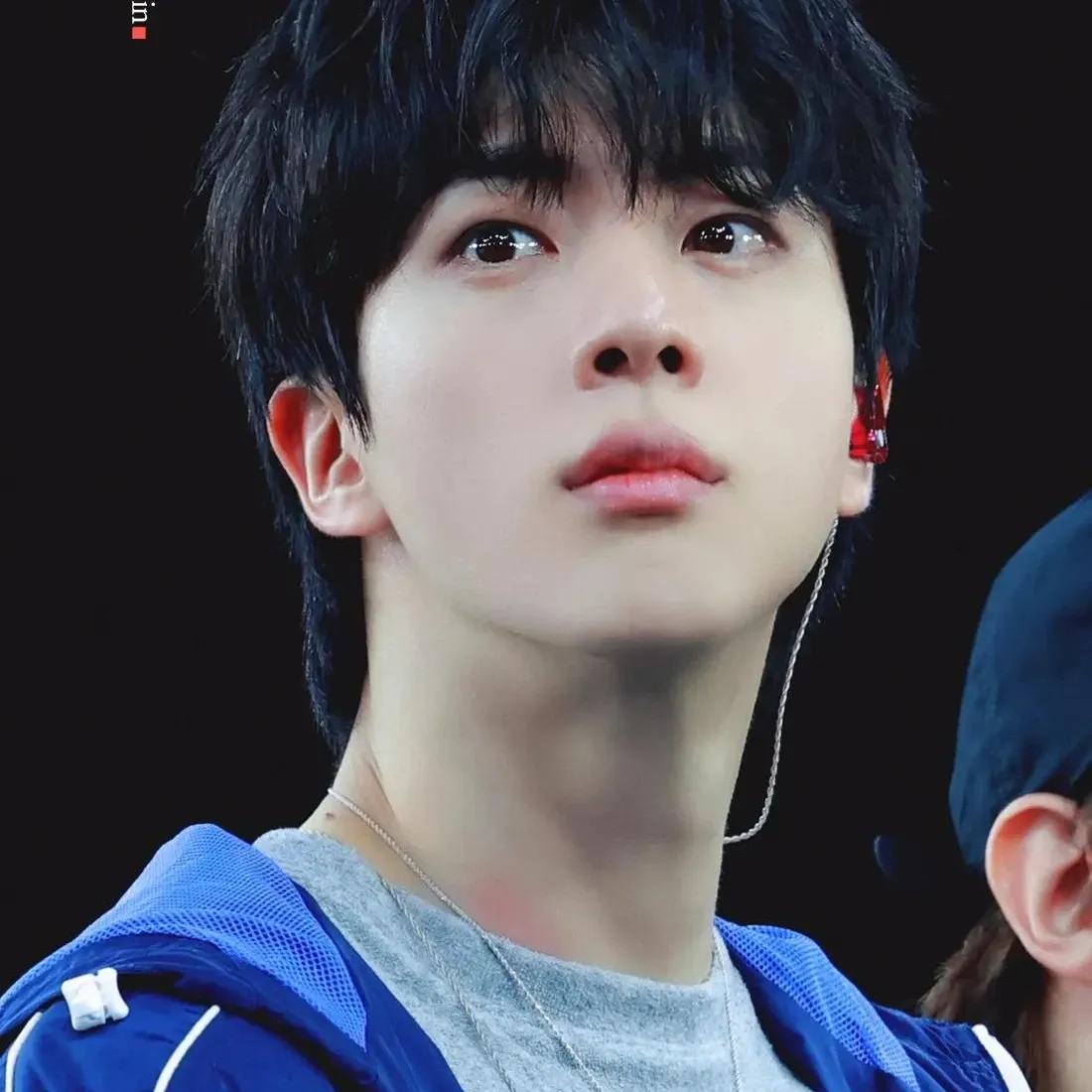Foto aktivitas terbaru Jin (BTS)