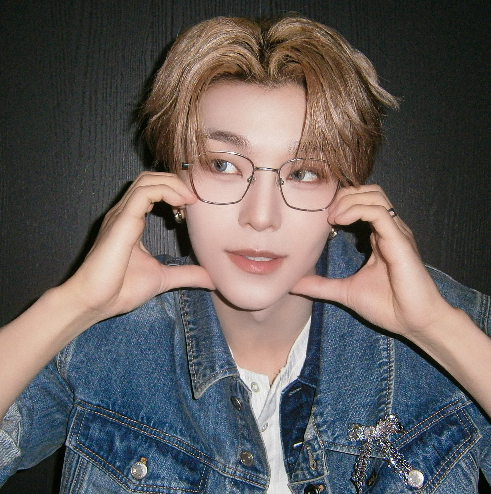 A moment captured by He Xinlong (ALPHA DRIVE ONE)'s fan